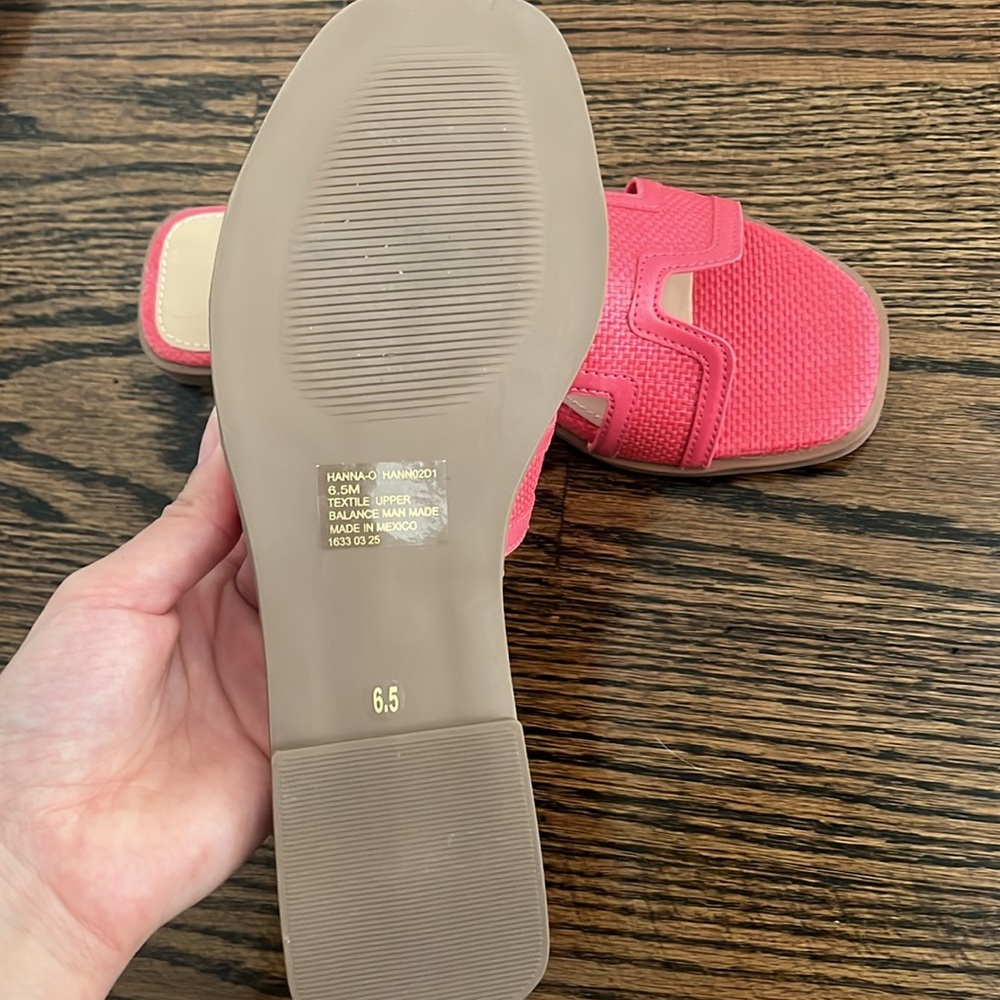 Steven by Steve Madden Hadyn Sandal NEW
Size 6.5 - Picture 4 of 7